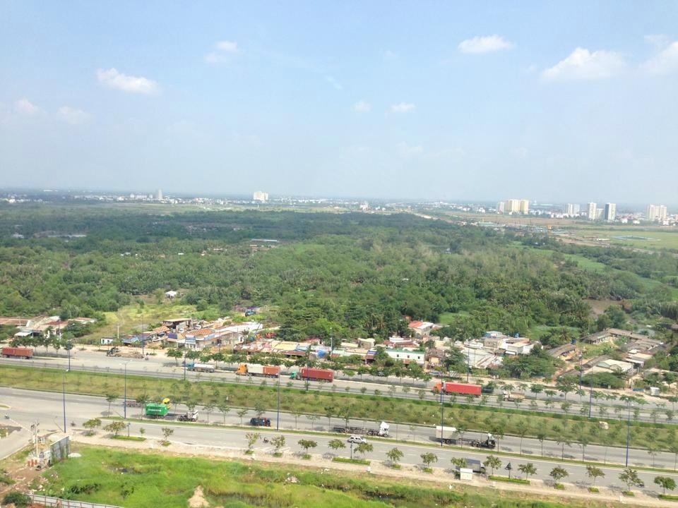 Thanh Thảo chuyển đến căn hộ cao cấp ở quận 2 với không gian sống tiện nghi và thoáng đãng. Sở dĩ cô chọn nơi đây là bởi khu này có công viên lớn và có đến 3 hồ bơi, lại có cả sân chơi cho cậu con trai Jacky mỗi chiều nên giọng ca Người thứ ba rất thích.