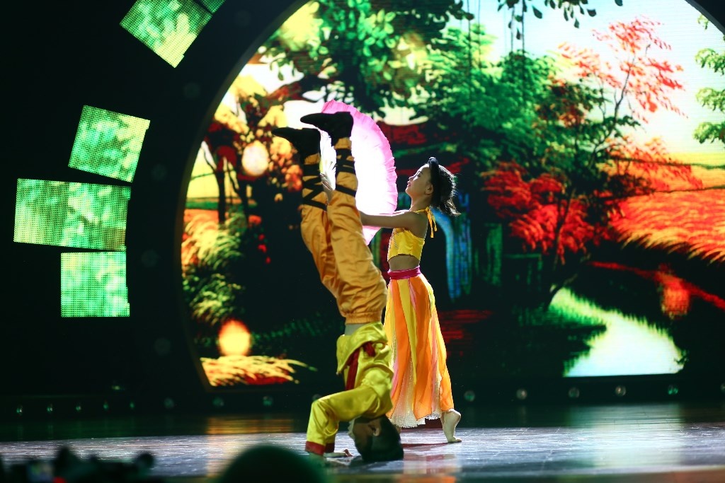 Phần trình diễn của An Bình - Thúy Vy đã mang về con mưa lời khen từ ban giám khảo vì tiết mục bùng nổ đến xuất sắc.