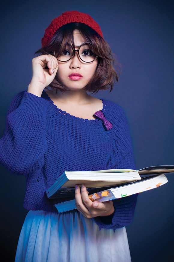 ... Thảo Nhi đáng yêu trong MV Bốn chữ lắm.