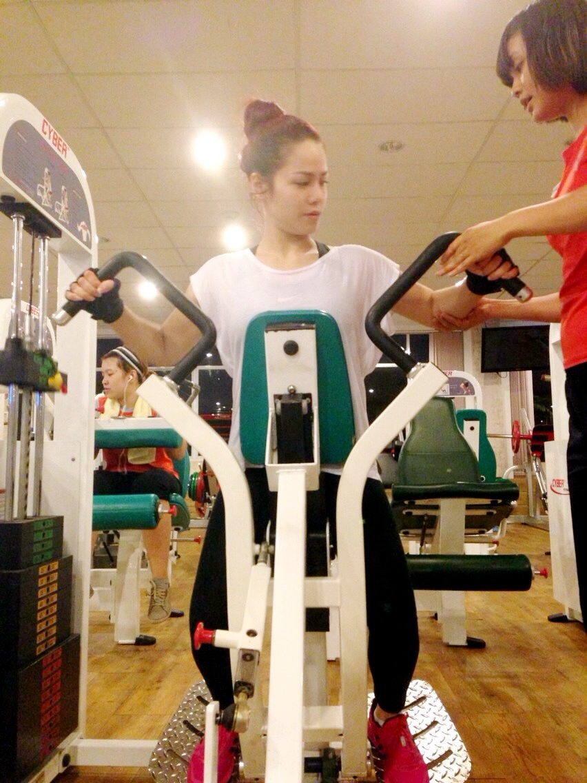 Sau thành công của Long Thành cầm giả ca, Nhật Kim Anh liên tục đắt show phim truyền hình và bận rộn trong các chuyến lưu diễn. Công việc “ngốn” hết thời gian nhưng cô vẫn chăm chỉ luyện tập để có sức chạy show.