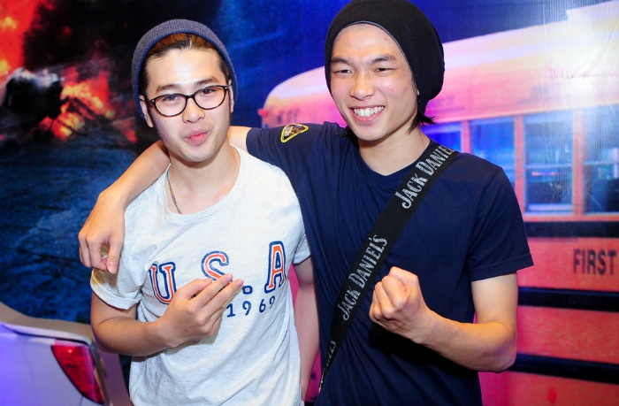 Hot boy tu ky va chang trong xe X Factor xem phim tham hoa hinh anh