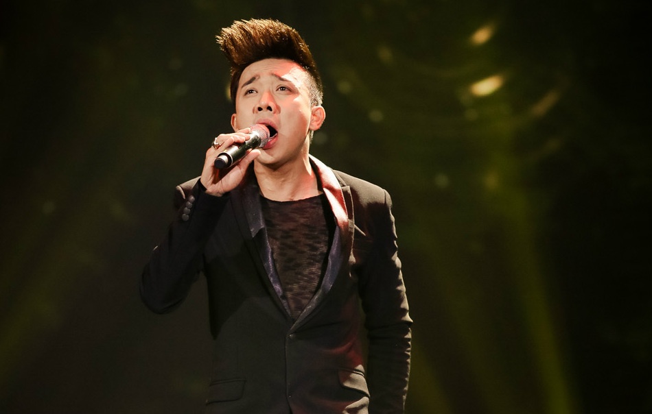 Tran Thanh lam dung nuoc mat hat Mua hong - Vet mua hinh anh