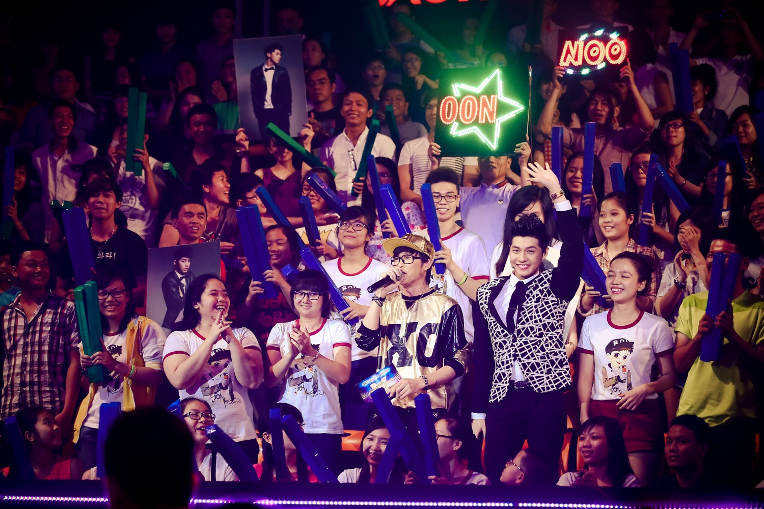 Ở lượt thi đầu tiên, cô chọn ca khúc Grenade, ngay lập tức giám khảo chính Noo Phước Thịnh và hàng loạt khán giả tại trường quay đã đứng dậy cổ vũ cô rất sôi nổi. Linh K xuất sắc giành được 88 điểm, ngang bằng với hiện tượng mạng Lan Anh và nghiễm nhiên bước vào vòng đối đầu.