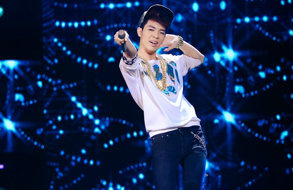 Chang trai 17 tuoi hat Forever Alone hinh anh