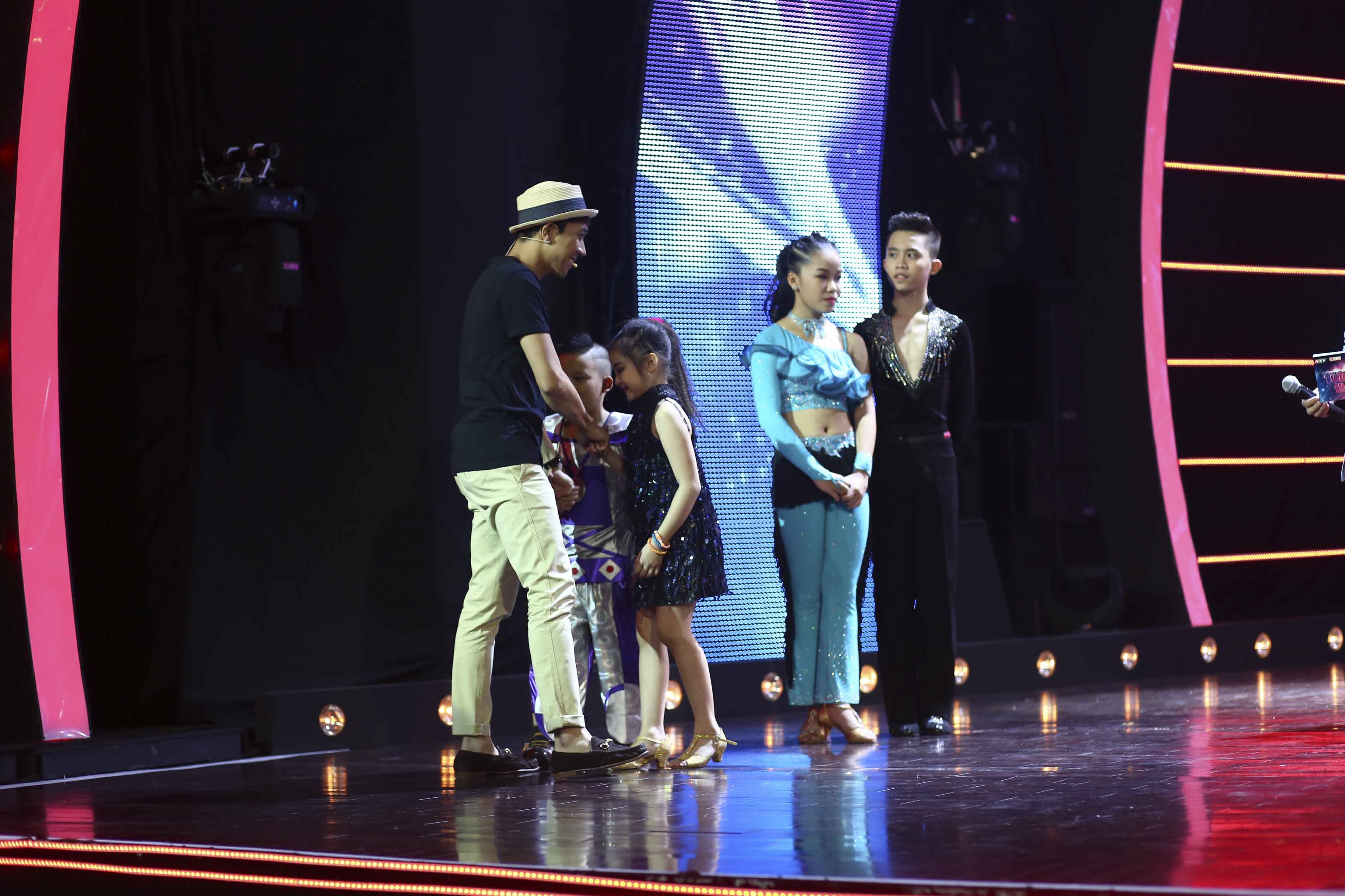 Tập 6 của Vũ điệu tuổi xanh với thử thách Bước ngoặt kết thúc trên HTV7 tối 17/8 với chiến thắng thuộc về Minh Triết - Bích Ngọc và Hoàng Hiệp - Thùy Linh. Như vậy, 8 cặp đôi tranh ngôi vị quán quân vào tối chủ nhật tuần sau đã được xác định.