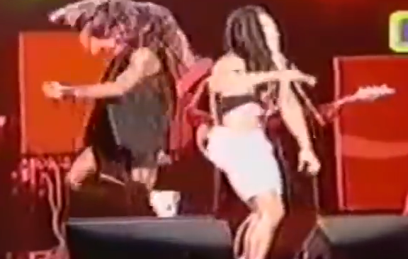 Milli Vanilli bi thiet hai nang boi hat nhep hinh anh