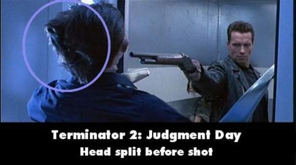 Chiếc đầu bị nổ tung trước khi Arnold Schwarzenegger nổ súng trong Terminator 2: Judgment Day.