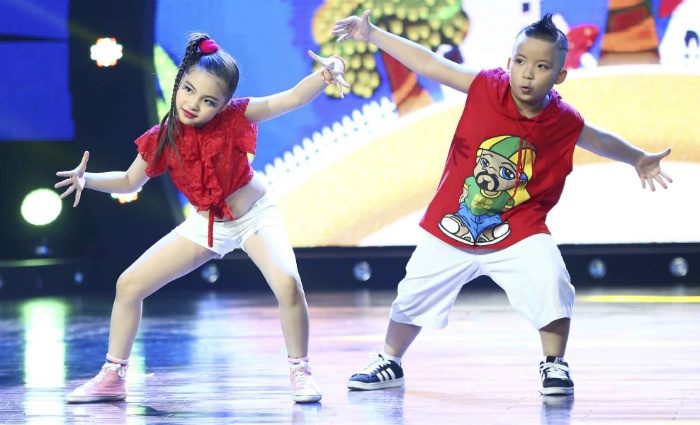 Minh Triet - Bich Ngoc quay giam khao hinh anh