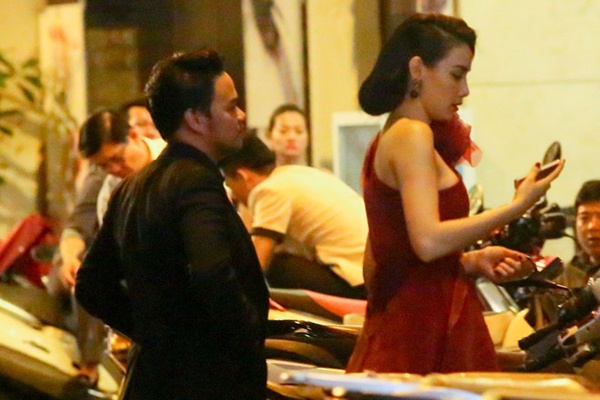 Trang Nhung duoc ban trai dai gia dua don di an khuya hinh anh