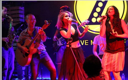 Mai Khôi vừa thành lập ban nhạc Fish Sauce để thể hiện những sáng tác của cô.