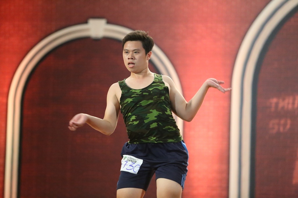 Gia Huy 18 tuổi là vũ công thể loại jazz đã từng xuất hiện 2 mùa trước và để lại hình ảnh của một chàng trai nặng ký theo nghĩa đen. Với cơ thể bất lợi để theo đuổi nhảy múa này, Gia Huy không thể có tên ở top 20 mùa 2. Lần này, Gia Huy không nản chí và vẫn quyết tâm trở lại. 