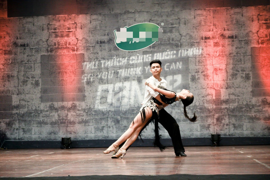 Khi được hỏi về vấn đề “xuống giá”, chàng trai trẻ tâm sự: “Tôi chỉ có sở trường là dancesport, những bộ môn khác gần như là con số không. Chính vì thế nên mới tham gia cuộc thi để biết sức mình tới đâu khi phải đối diện với những thể loại mà chưa từng tìm hiểu. Không có việc gì phải e ngại hết, vì tôi còn rất trẻ và cảm giác đứng trên sân khấu vẫn còn thu hút mình. Dù thế nào cũng phải thử một lần cho biết”.