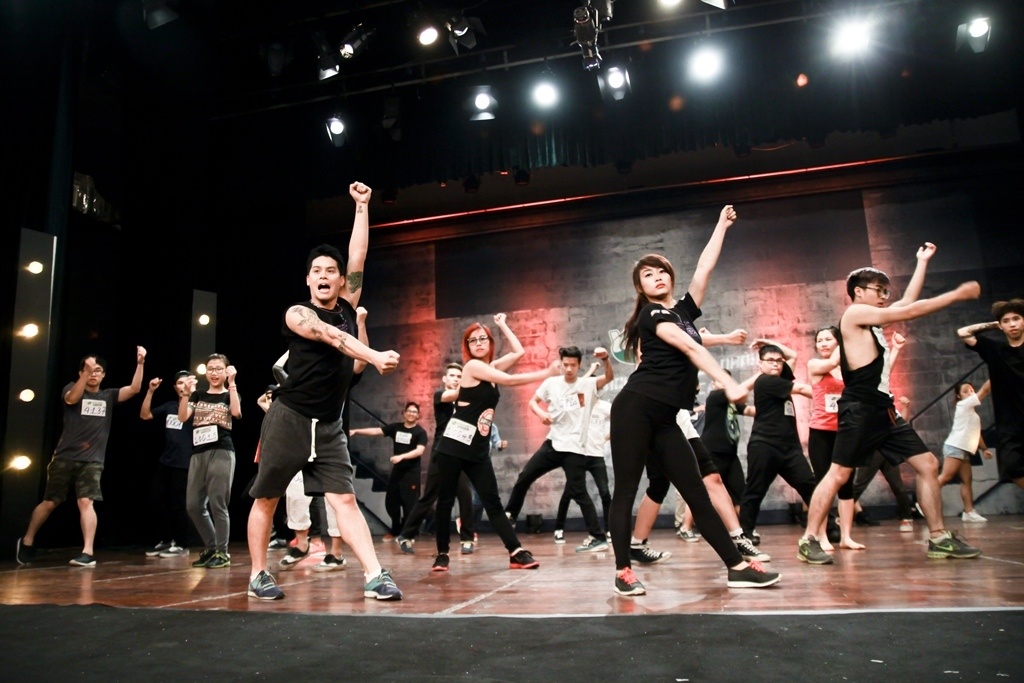 Tạ Thị Bích Ngọc - thí sinh 23 tuổi đến từ Hải Phòng, người đã nhận được 2 quyết định cho vào (Chí Anh - Viết Thành) và 2 quyết định từ chối (John Huy - Tuyết Minh) trong tập trước phải tham gia vào thử thách thêm được hướng dẫn bởi chính John Huy Trần. Trước đó, cô quyết tâm chứng minh cho giám khảo thấy mình xứng đáng và không làm phụ lòng Chí Anh - Viết Thành.