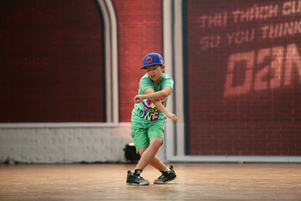  Một thầy giáo dạy hiphop, một hotgirl nhảy hiphop và một cậu bé 10 tuổi say mê hiphop, cả 3 đã xuất hiện và thuyết phục hoàn toàn ban giám khảo. Từ quê hương Bác, Trần Quốc Hùng, Trần Thương Hoài và Trịnh Anh Quân đã đến Đà Nẵng để cho cả nước thấy nhảy múa (đặc biệt là hiphop) ở Nghệ An đã có chỗ đứng.