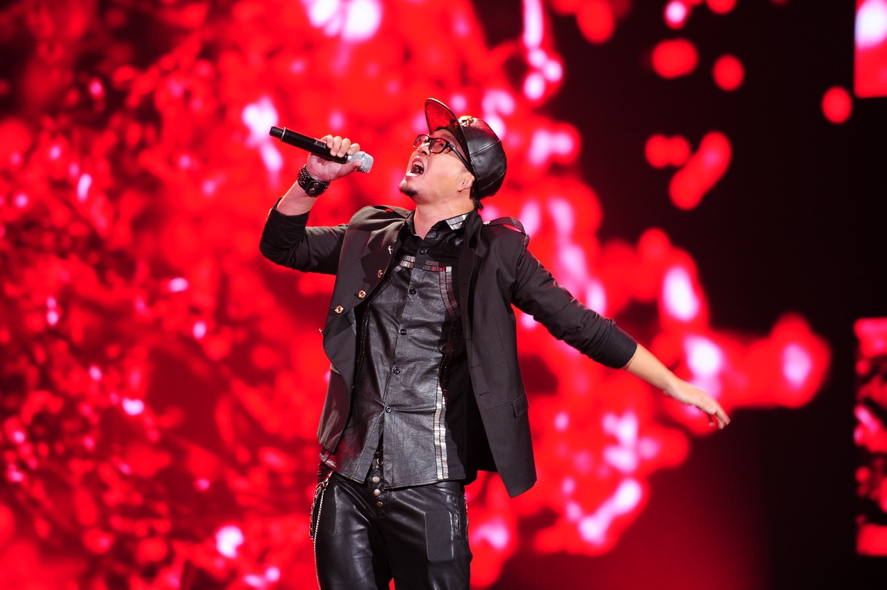 Hà Lê gây bất ngờ khi thể hiện ca khúc I Dont Wan To Miss A Thing, đây chưa hẳn là một lựa chọn thông minh nhưng biên đạo tài năng dễ dàng chinh phục được người nghe. Sở hữu chất giọng ấm và cao khỏe, Hà Lê nhanh chóng ghi điểm với sở trường hát tiếng Anh rất tốt. Mặc dù vậy, khán giả vẫn mong muốn “cao thủ hiphop” sẽ lựa chọn những ca khúc tiếng Việt nhiều hơn.