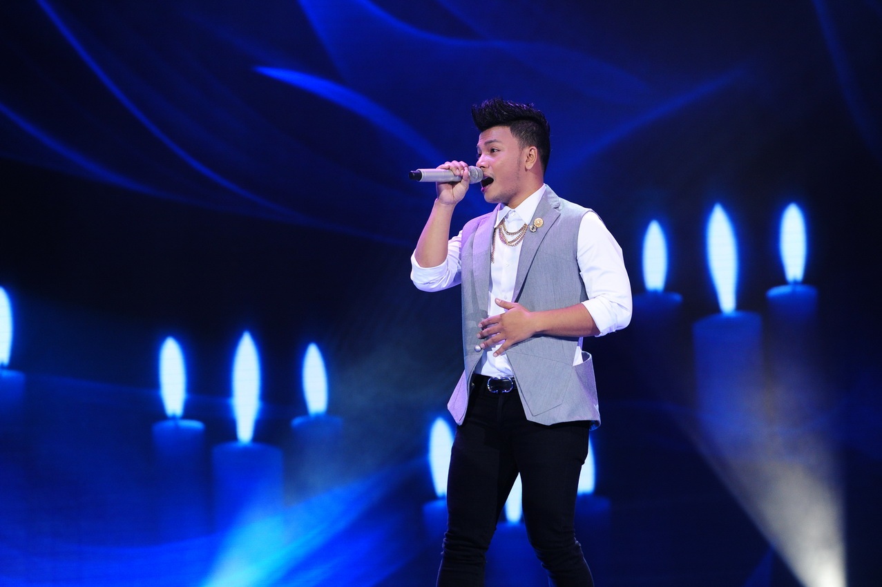 Màn đối đầu giữa Nay Danh và Jean Paul Blada cũng mang đến nhiều thú vị vì họ đều xuất thân từ núi rừng Tây Nguyên và cùng sở hữu giọng ca khỏe khoắn. Cháu trai của Siu Black táo bạo làm khác đi với sở trường khi thể hiện ca khúc Bình minh sẽ mang em đi. Chất giọng ấm áp và mộc mạc của Blada khiến bài hát trở nên nhẹ nhàng hơn nhưng cũng đầy da diết không kém. Anh khá thông minh khi dùng lối hát thủ thỉ để đẩy đoạn cao trào làm người nghe cảm thấy thoải mái.