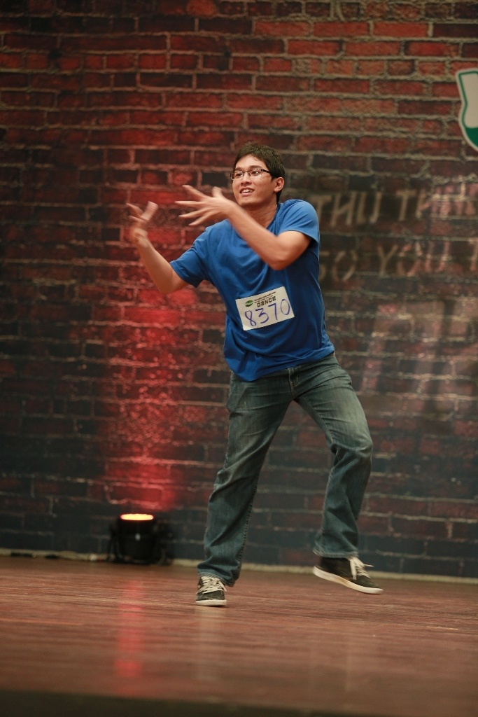 Nguyễn Hồng Phúc, 24 tuổi đến từ TP.HCM với vẻ ngoài khá hiền lành nhưng anh lại có màn biểu diễn khá đặc biệt. Phần thi hiphop dựa trên chất liệu âm nhạc của Hồ Quảng trong ca khúc mang tên Khoai mỳ - Khoai từ với nội dung thuộc dạng 