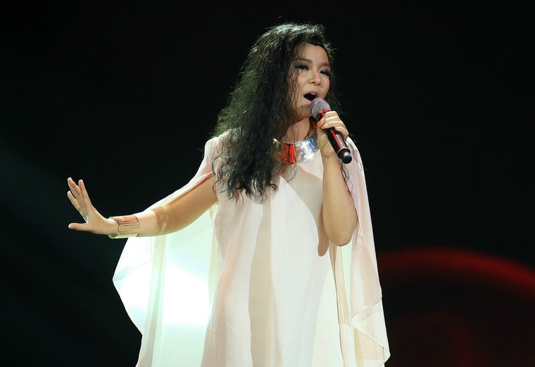 Lan Anh tao bao hat Thu phap hinh anh