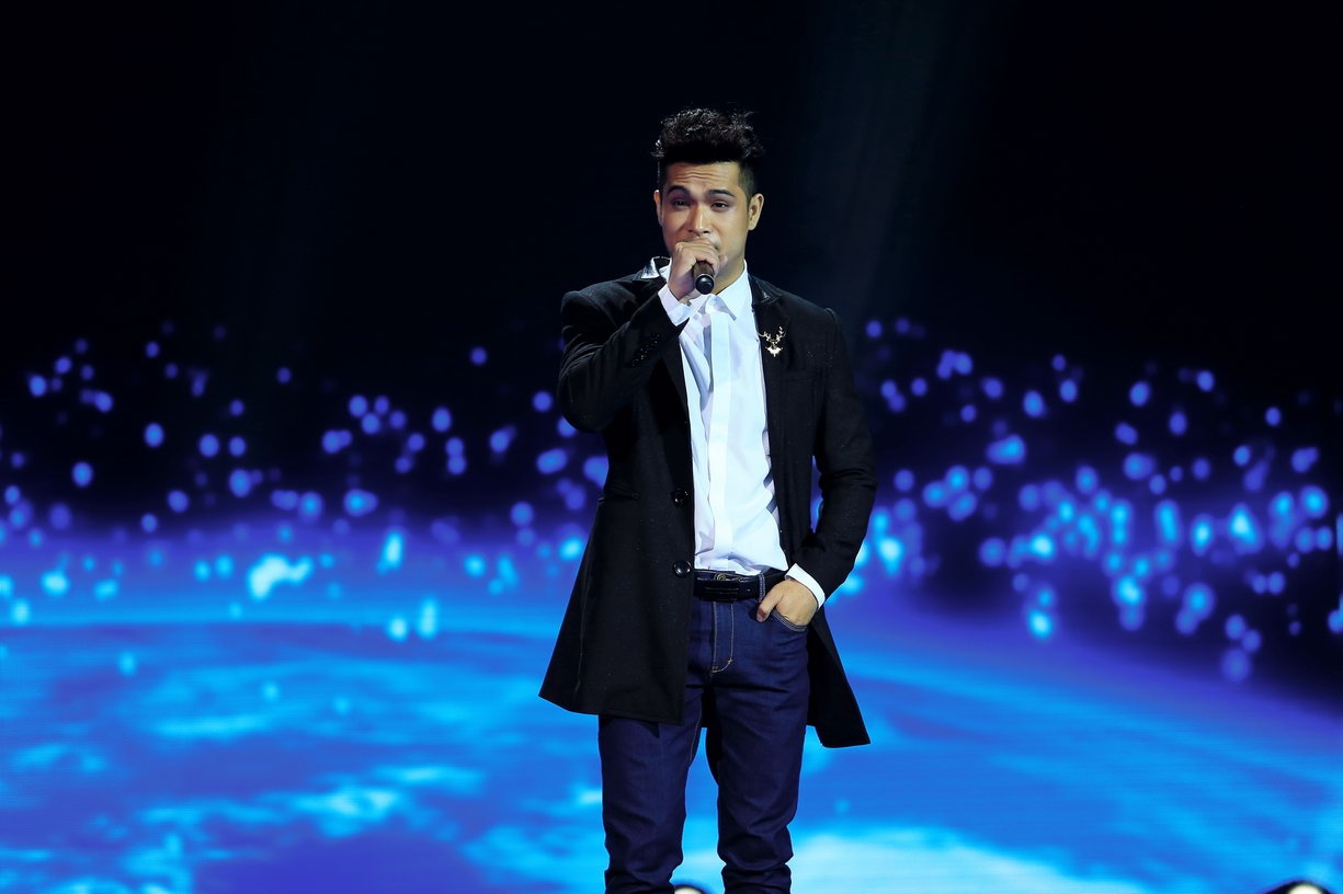 Trương Thế Vinh biểu diễn ca khúc I Swear