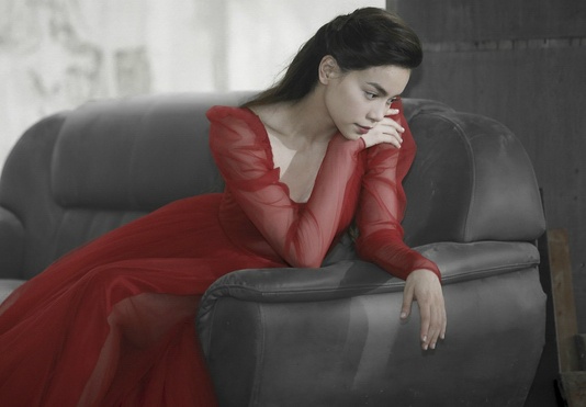 MV Co don giua cuoc tinh cua Ho Ngoc Ha hinh anh