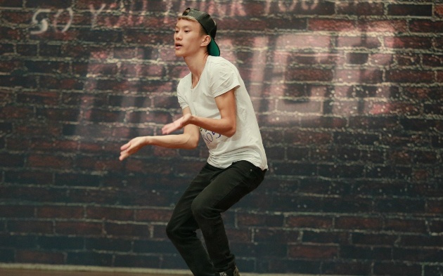 Clip John Huy duoi thang thi sinh Hoang Minh hinh anh