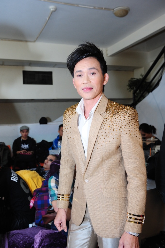 Hoài Linh bảnh bao và trẻ trung sau khi được làm đẹp.