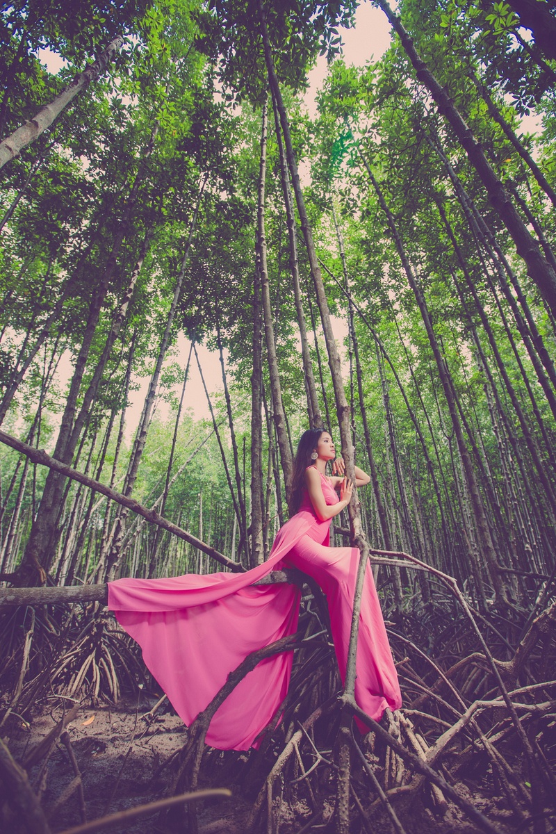 Nữ ca sĩ xinh đẹp