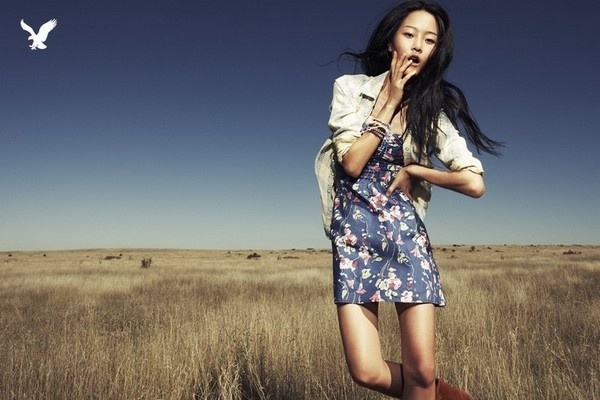 Kang Hyoni đa phong cách trên các tạp chí.