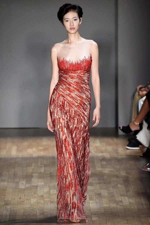Và kiêu sa trong show của Jenny Packham.
