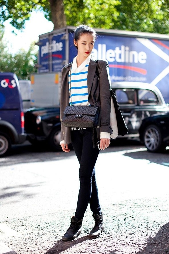 Street style ấn tượng của Kang So Young.