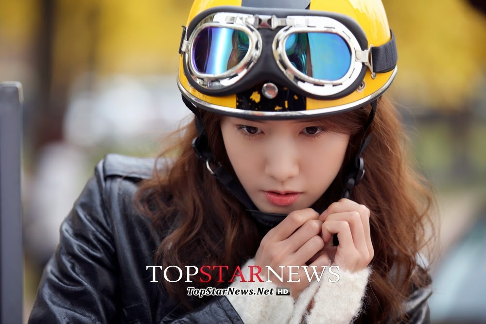 Vai diễn phóng viên của Yoona trong phim được fan chấm điểm cao vì sự trẻ trung năng động, vừa lạc quan, vừa nghịch ngợm.