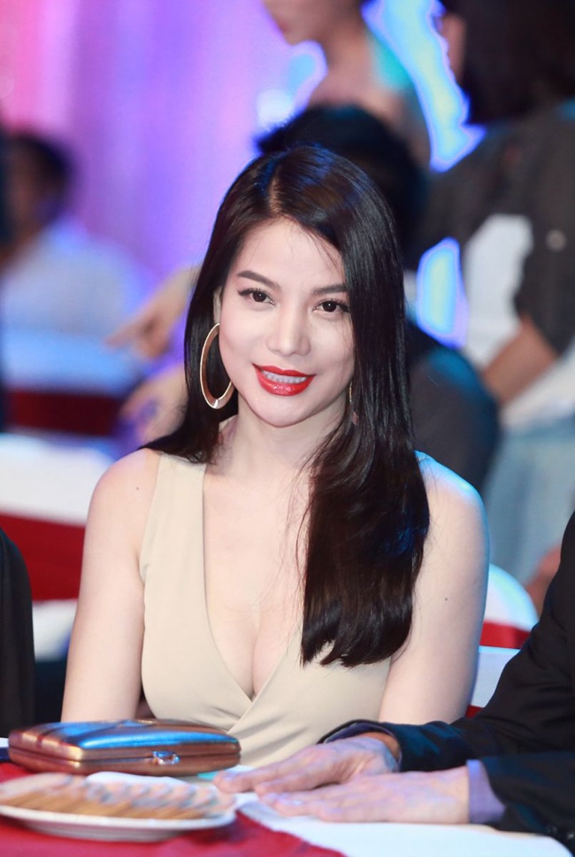 Trương Ngọc Ánh sau khi làm vợ, làm mẹ cũng nóng bỏng bội phần.