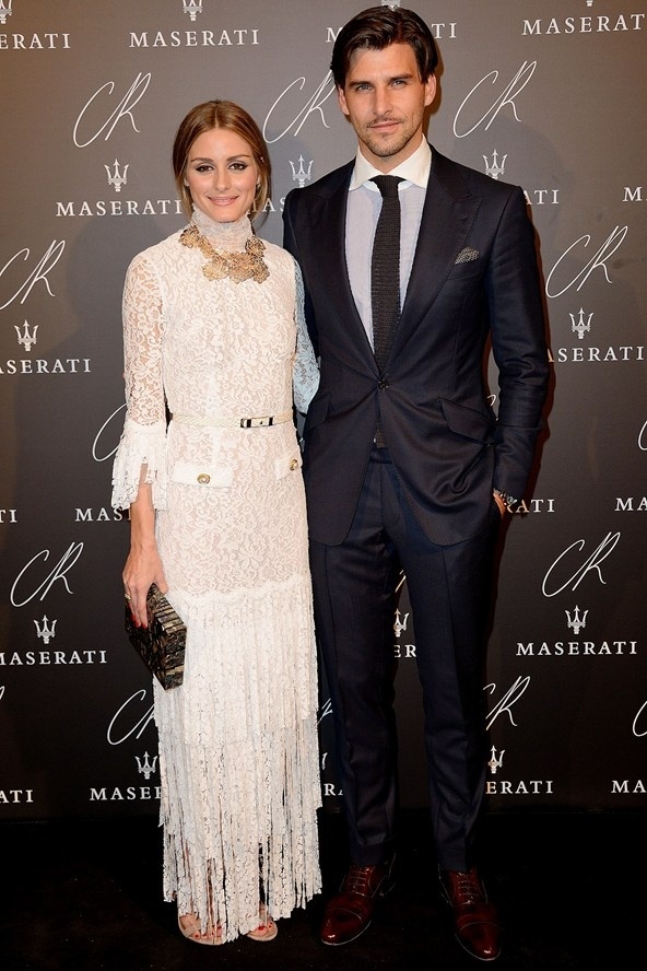 Thẩm mỹ về thời trang của cặp đôi này là điều không cần phải bàn cãi. Olivia Palermo và Johannes Huebl tỏa sáng trên thảm đỏ tại tuần lễ thời trang Paris.