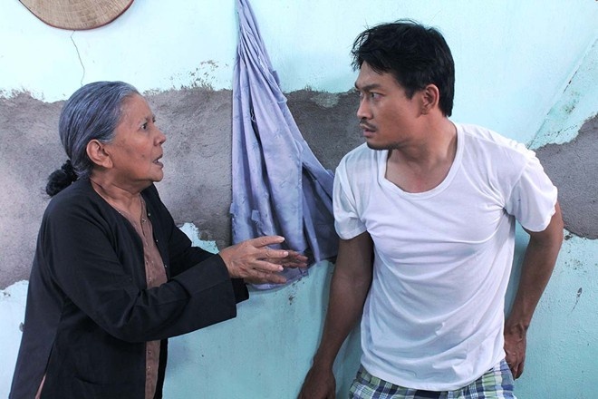 Ngoài phim ảnh, Quốc Thái tự tạo cho mình niềm vui bằng việc du lịch… một mình. Anh thích khám phá những miền đất hoang sơ, những nơi hoang vắng để chiêm nghiệm vẻ đẹp ở đó. Nam diễn viên họ Trương tách mình khỏi cuộc sống ồn ào của showbiz để tìm cho mình những thú vui khác. Quốc Thái từng chia sẻ, “sự nổi tiếng chỉ mang lại ồn ào” và anh nhận thấy mình không phù hợp với nó. Thế nên, dù quen mặt với khán giả truyền hình, nhưng Quốc Thái vẫn giữ cho mình một cuộc sống rất riêng. Chuyện tình cảm, anh cũng giữ lại cho bản thân, hiếm khi chia sẻ với truyền thông.  Giữa sự náo loạn của dàn sao mới, Trương Minh Quốc Thái đứng đó một cách riêng biệt, không bị hòa lẫn với bất cứ ai. Thời gian chỉ làm nên phong độ và làm giàu kinh nghiệm cho nghề cho đời, chứ không khiến anh bị mai một đi như nhiều “sao bong bóng” khác.