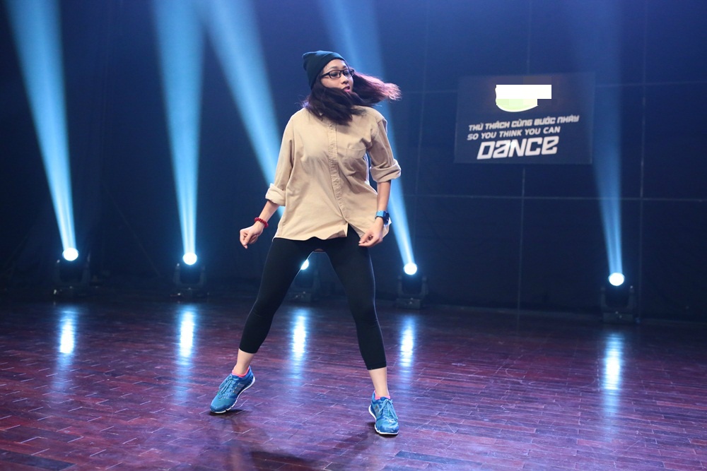 3 vũ công hip hop còn lại là Thanh Vân, vũ công đến vũ đoàn Hoàng Thông -  Tấn Huy và cô gái Hà Nội cá tính Lan Phương.