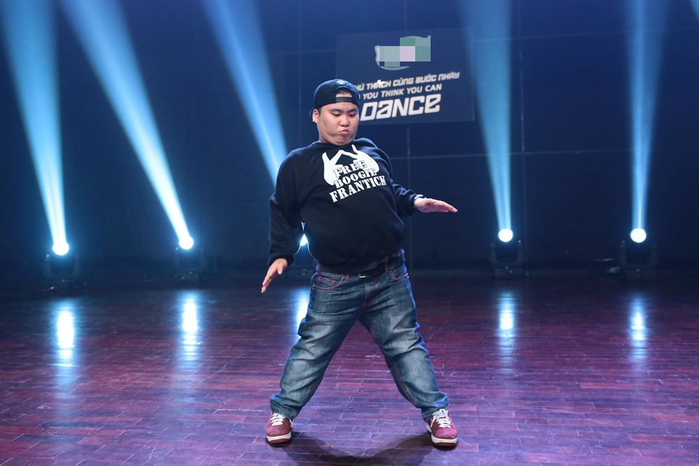 Thử thách cùng bước nhảy mùa 3 chứng kiến sự trỗi dậy của thế giới hip hop khi có đến 8 thí sinh (mùa 2 là 3) có mặt trong top 20. Ngoài học trò của John Huy, còn có những gương mặt nổi trội khác. Thế Bảo sở hữu cân nặng lên đến hơn 90kg cùng với số đo 3 vòng bằng nhau. Anh không có những động tác bê đỡ, nguy hiểm nhưng sự duyên dáng lại chinh phục người xem.