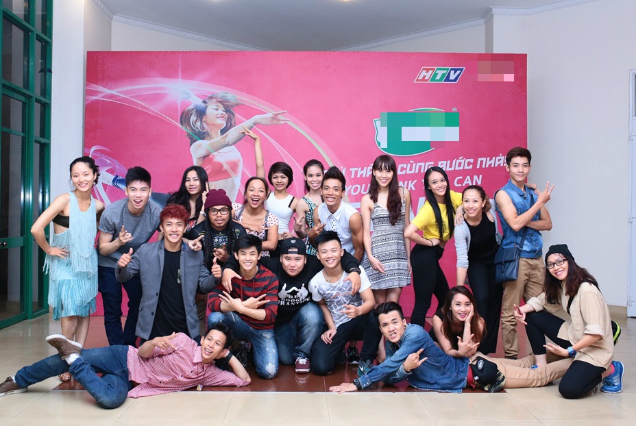 Để chuẩn bị cho màn ra mắt của 20 gương mặt xuất sắc nhất mùa 3 trong đêm gala Meet top 20, nhà sản xuất đã mời Kathryn Mccormic (nữ chính Step-up Revolution - á quân mùa 6 SYTYCD), Robert (á quân mùa 7 SYTYCD) và Jeff Thacker (tổng điều hành sản xuất SYTYCD) cùng tham dự.  Gala Meet Top 20 So You Think You Can Dance mùa 3 sẽ được phát sóng lúc 21h thứ 7 tuần sau, 18/10 trên kênh HTV7.