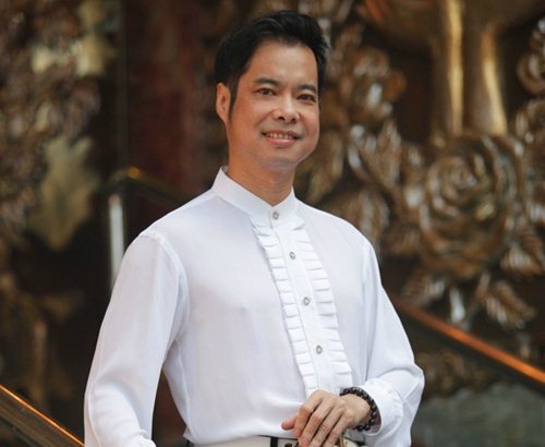 Chuyen bay gio moi ke ve 'ong hoang nhac sen' Ngoc Son hinh anh