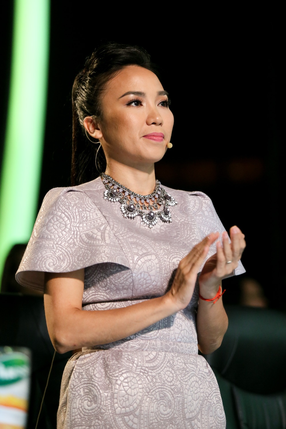 ... Tuyết Minh...