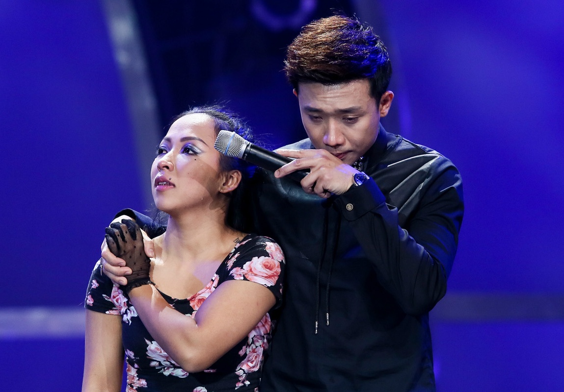 Tran Thanh nuoc mat lung trong khi thi sinh tai nang bi loai hinh anh