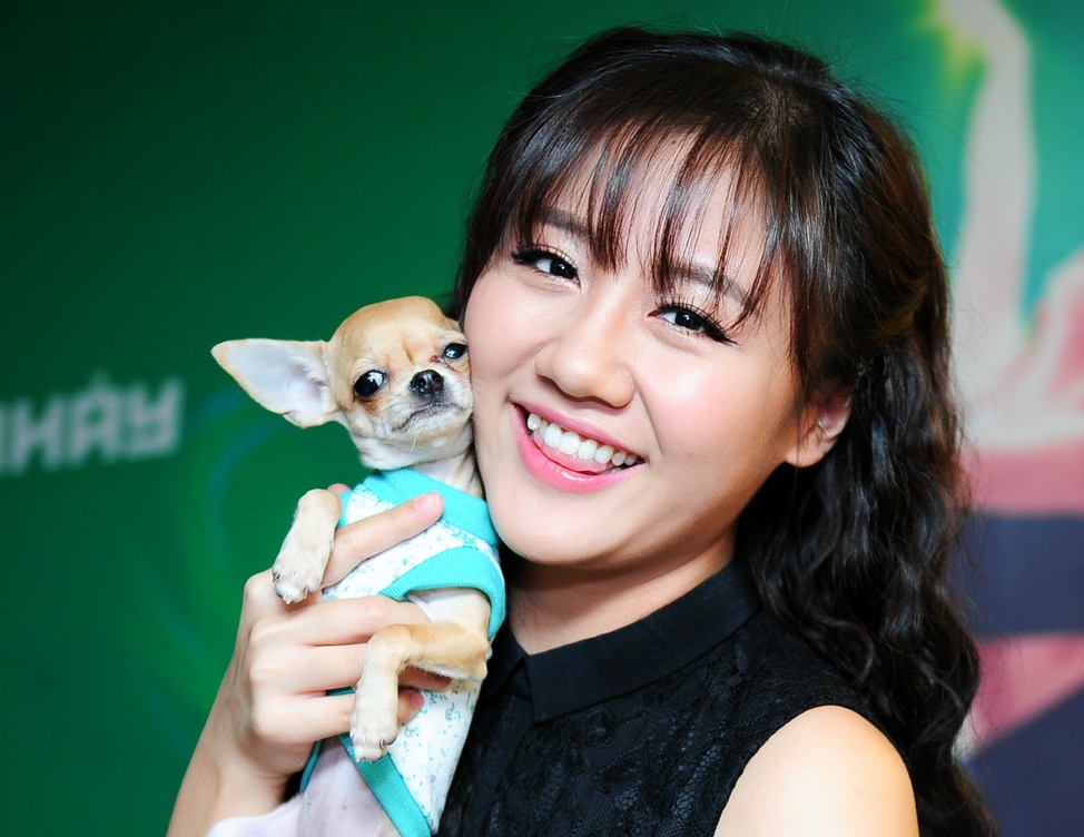 Van Mai Huong lai xe cho cun cung chay show hinh anh