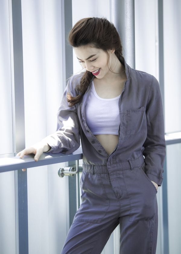 Hình ảnh cá tính, mạnh mẽ của Hồ Ngọc Hà trong sản phẩm mới.