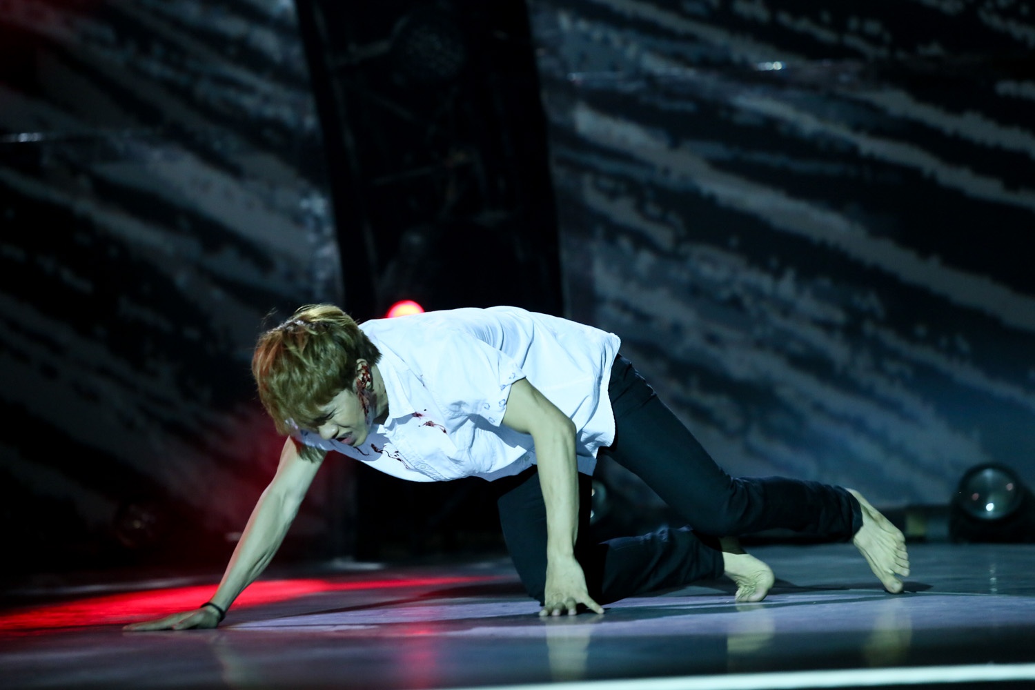 Ngọc Tân, đây là lần thứ hai em có mặt ở thử thách quyết định 30 giây. Đây là giờ phút để em nhắc lại, em là ai trong suốt chặng đường vừa qua. Chúng tôi phải suy nghĩ rất nhiều về em”.