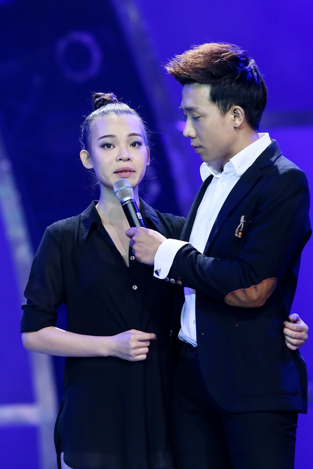 Đúng như dự đoán của số đông, John Huy Trần công bố thí sinh nữ phải chia tay với cuộc thi là Thảo Ngân. Cô nghẹn ngào khi chia sẻ: “Em cảm ơn chương trình đã cho em trưởng thành, lớn lên. Dù em chưa thoát khỏi bản thân mình, chưa làm cho khán giả cảm thấy hấp dẫn nhưng từ đây, em sẽ bắt đầu một con đường mới và là một con người khác”.