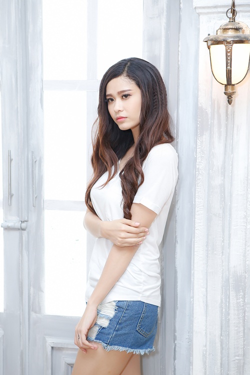 Trương Quỳnh Anh đẹp mặn mà sau sinh.