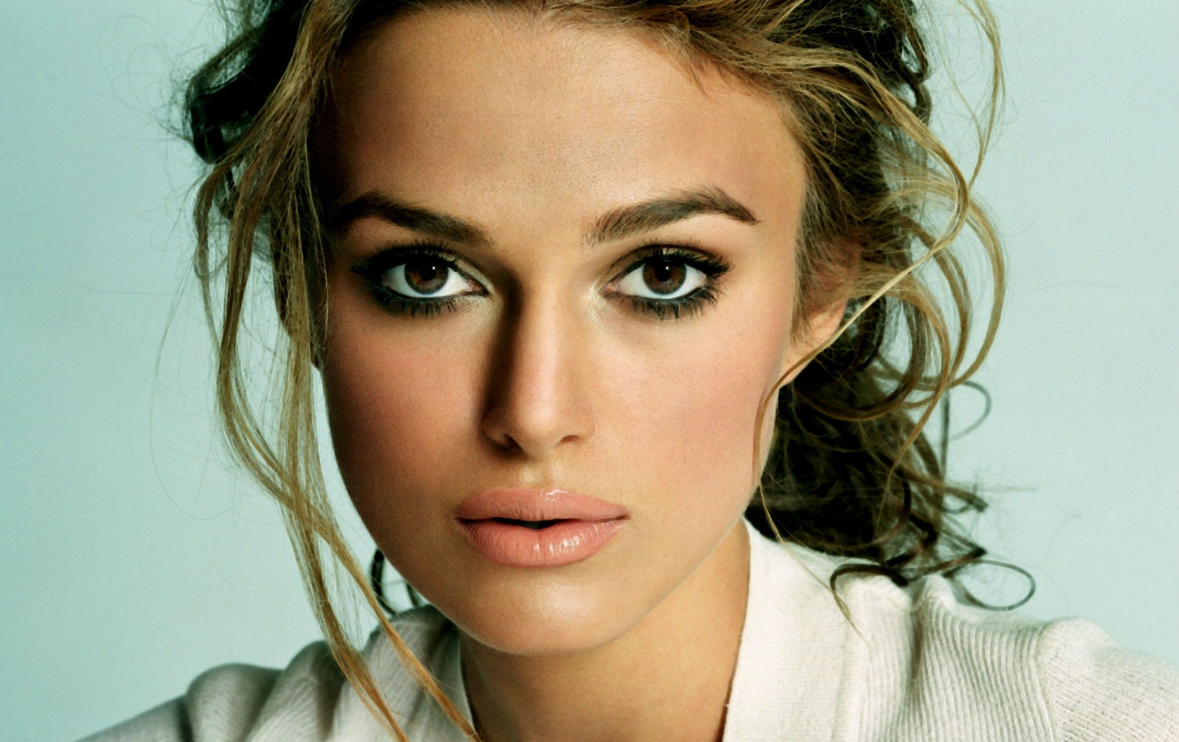 Keira Knightley khong ngai ban nude phan doi dung photoshop hinh anh