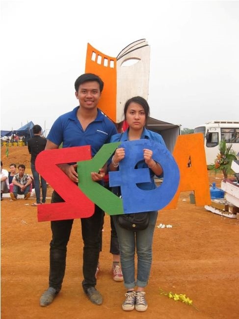 Quang Tú đã kết hôn hồi đầu tháng ba năm nay. Vợ anh là cử nhân Chuyên ngành Lý luận phê bình điện ảnh. Quang Tú cho biết, nhờ hoạt động trong phong trào sinh viên mà anh và vợ đã bén duyên nhau. Anh là Bí thư Đoàn trường còn vợ anh là sinh viên tình nguyện. Hiện cặp đôi đang chờ đón công chúa đầu lòng sẽ chào đời vào đầu năm 2015.