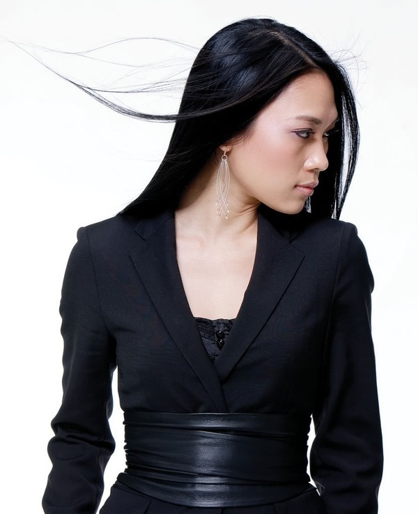 Thành công không dừng lại ở cột mốc vàng son này, cô liên tục tạo cho mình những đỉnh cao mới để chinh phục. Vào cuối năm 2006, Mỹ Tâm tạo cú hích cho sự nghiệp của mình bằng album Vút bay hợp tác với ê-kip Hàn Quốc. Vợ chồng diva Mỹ Linh đánh giá cao sự chuyển hướng thông minh của nữ ca sĩ trẻ khi không “ngủ quên trong chiến thắng” đồng thời khẳng định Mỹ Tâm xứng đáng kế thừa trở thành diva lớp kế cận.