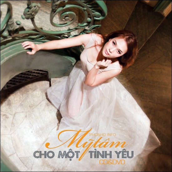 Đầu năm 2011 Mỹ Tâm đã tổ chức liveshow Những giai điệu của thời gian - Kỉ niệm 10 năm ca hát của cô và được đánh giá là liveshow thành công nhât của Vpop từ trước đến nay. Cũng trong thời gian này, cô phát hành single Cho một tình yêu và được người hâm mộ hưởng ứng nồng nhiệt.