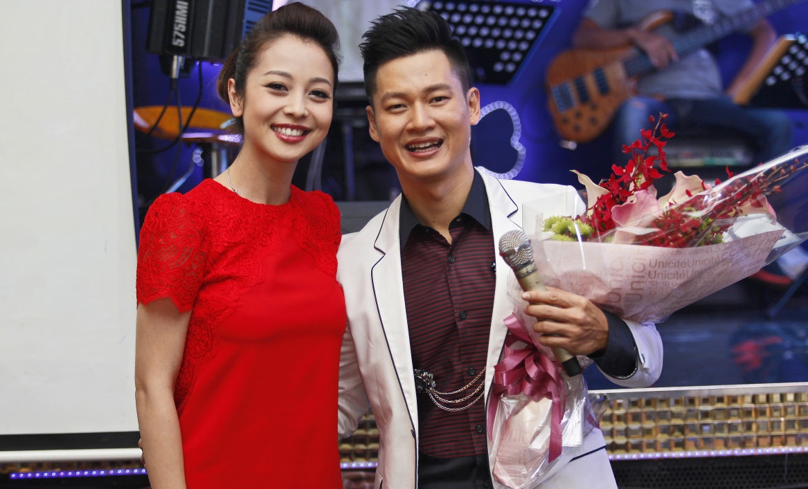 Duc Tuan hon ho nhan hoa Jennifer Pham tang hinh anh